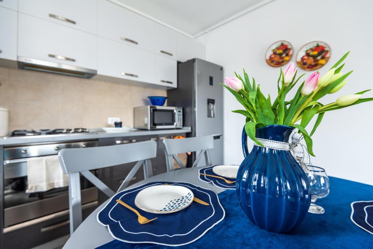 Lovely Chic Studio, On A Beautiful Promenade Apartment Brasov Exterior photo